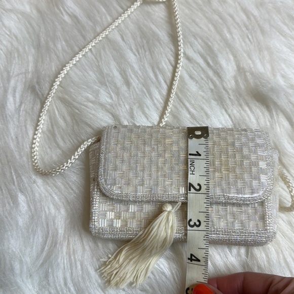Vintage Small White Beaded Evening Crossbody bag - Picture 6 of 6